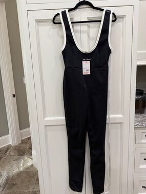 Missguided Ski MSGD Snow Salopette women’s Size 4  Black. NWT water repellent
